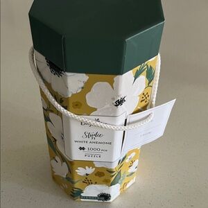 1000-Piece Puzzle - Green and White Floral NIB